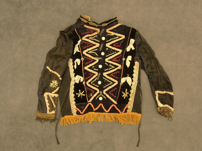 giacca costume n°9 prima dell'intervento di restauro (fronte) - ph.: R.T. Restauro Tessile